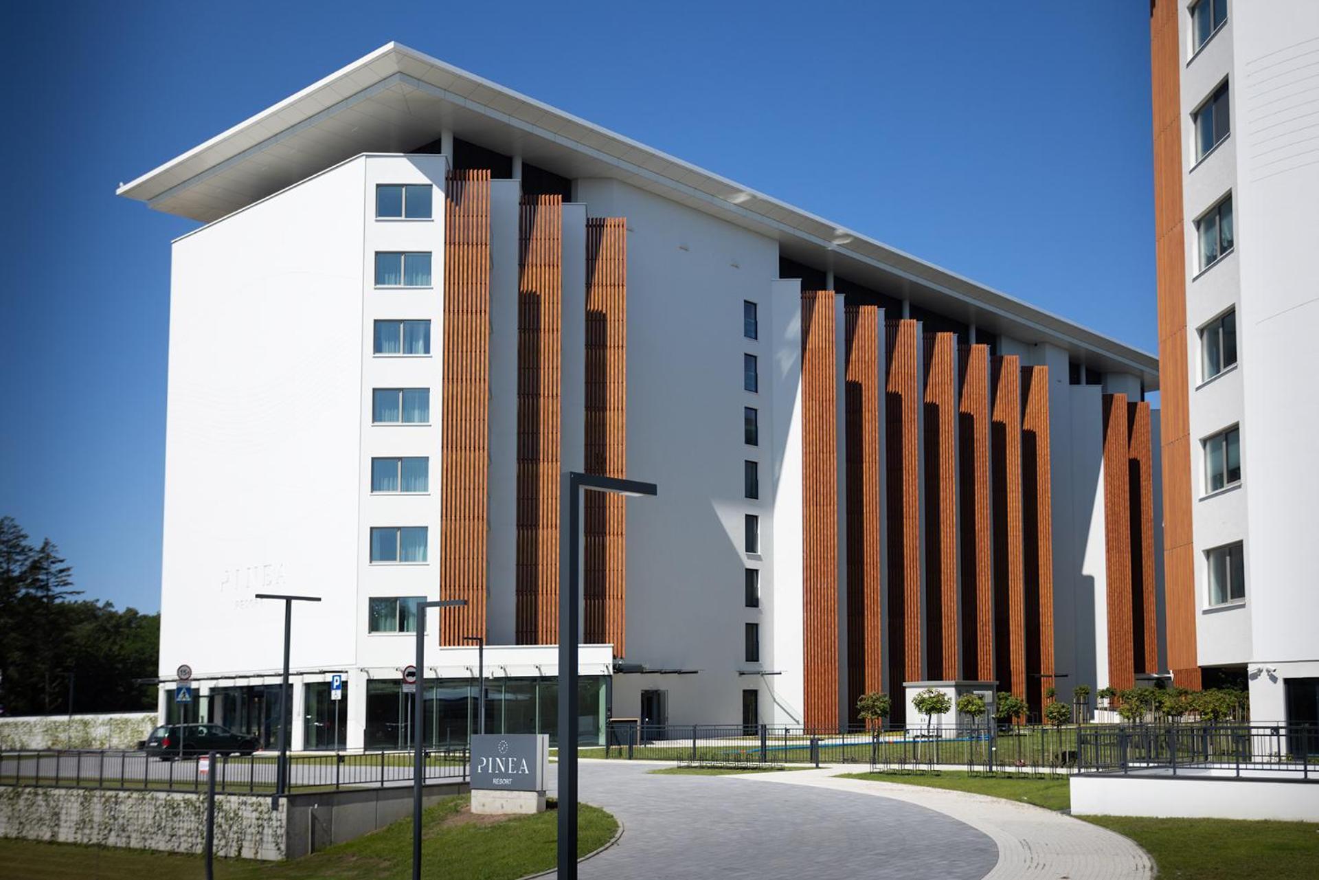 Spark By Hilton Pobierowo Exteriör bild